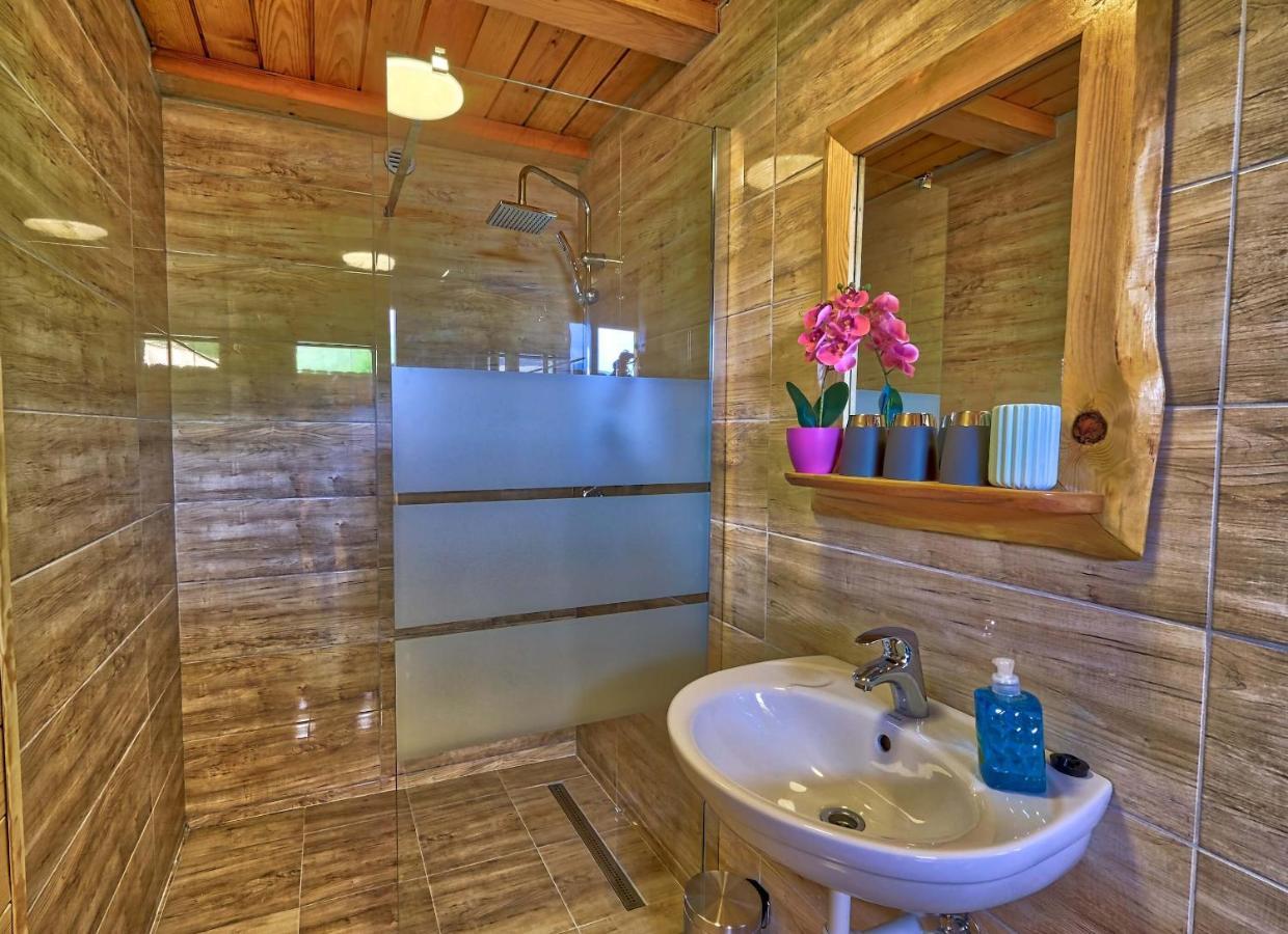 מלון Vitanje Glamping Brodej מראה חיצוני תמונה